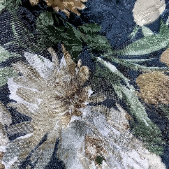 AVLN Studio Over-all Floral Pattern MIDI Dress - Picture 8 of 9